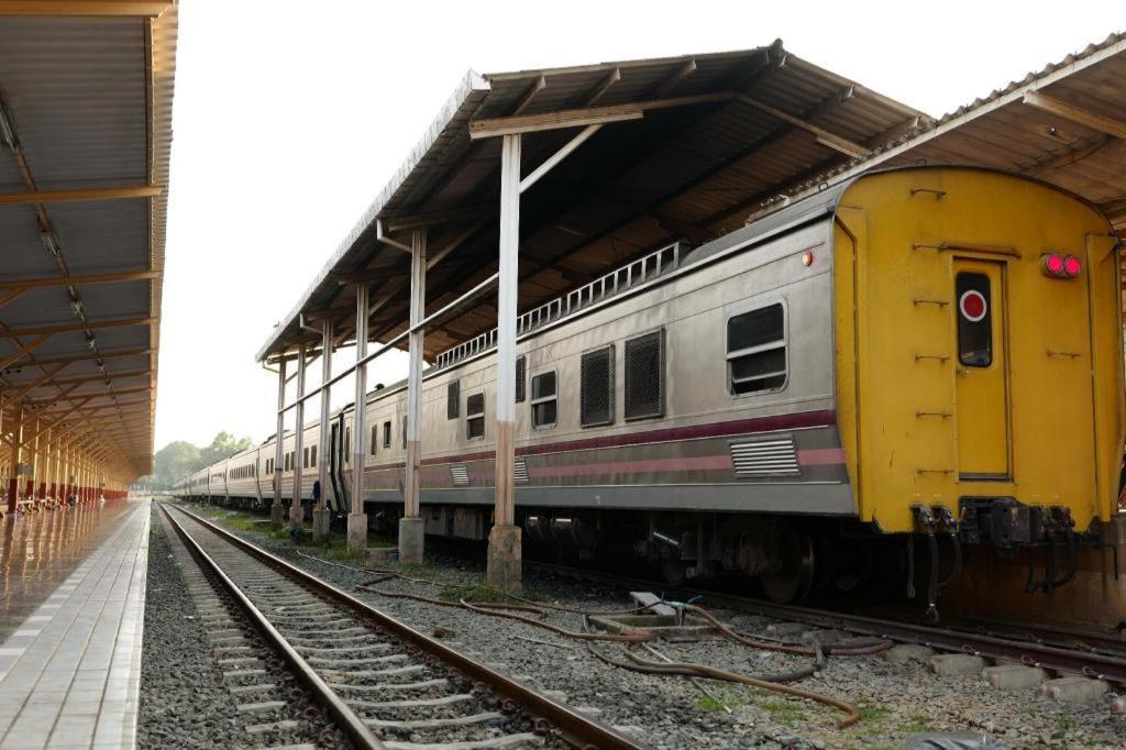 Oyo 75356 Thipsiri Lodge チエンマイ エクステリア 写真