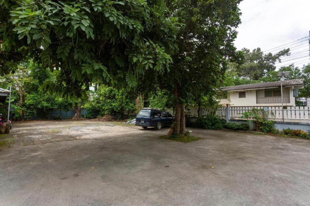 Oyo 75356 Thipsiri Lodge チエンマイ エクステリア 写真